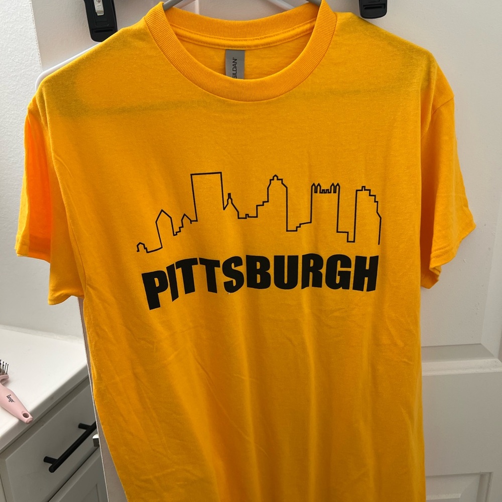 Yellow Pittsburgh Skyline Short Sleeve Tee